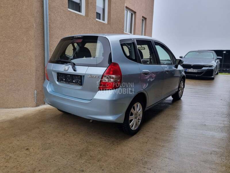 Honda Jazz 1.3b