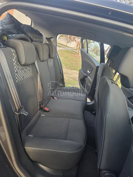 Renault Megane 1,2-BOSSE.CH