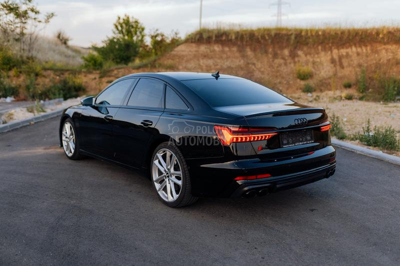 Audi S6 