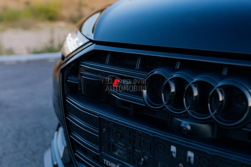 Audi S6 