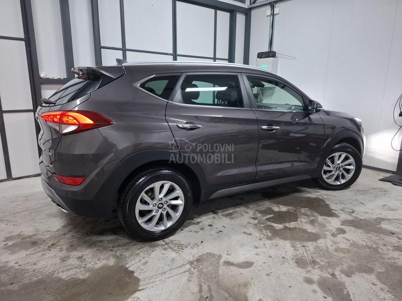Hyundai Tucson 2.0CRDI 4WD PREMIUM