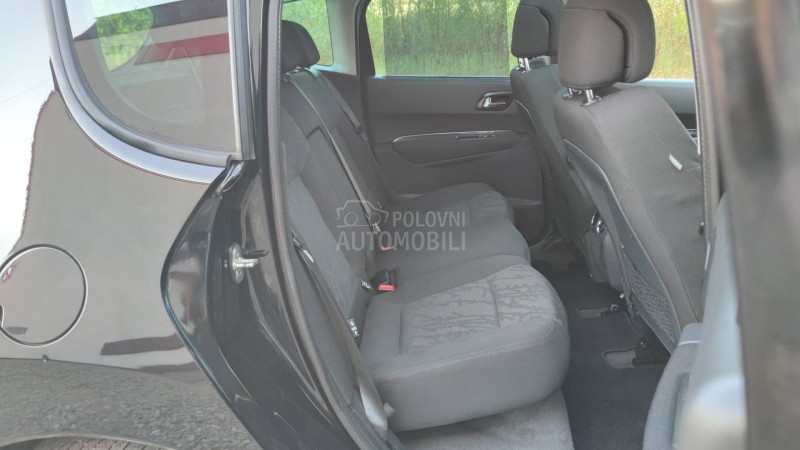 Peugeot 3008 1.6 E-HDi //ALLURE//