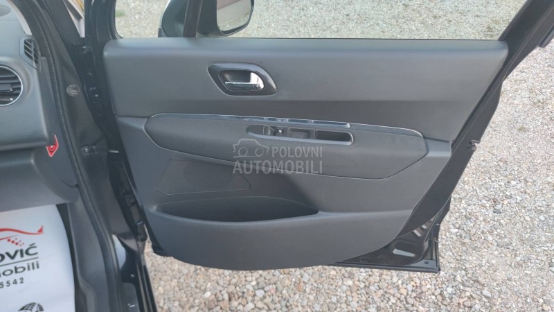 Peugeot 3008 1.6 E-HDi //ALLURE//