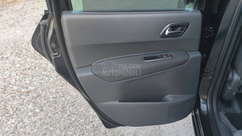 Peugeot 3008 1.6 E-HDi //ALLURE//