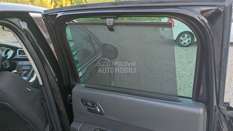 Peugeot 3008 1.6 E-HDi //ALLURE//