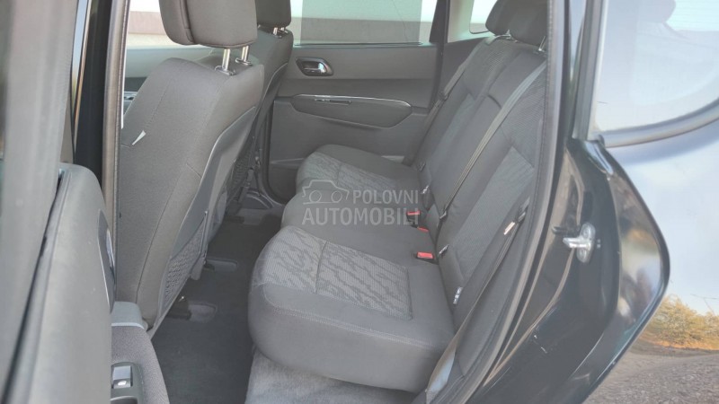 Peugeot 3008 1.6 E-HDi //ALLURE//