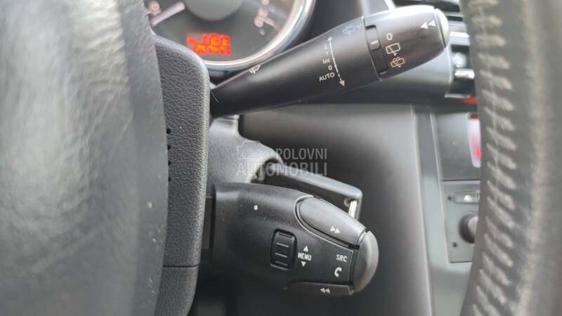 Peugeot 3008 1.6 E-HDi //ALLURE//