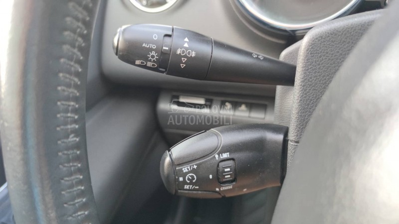 Peugeot 3008 1.6 E-HDi //ALLURE//