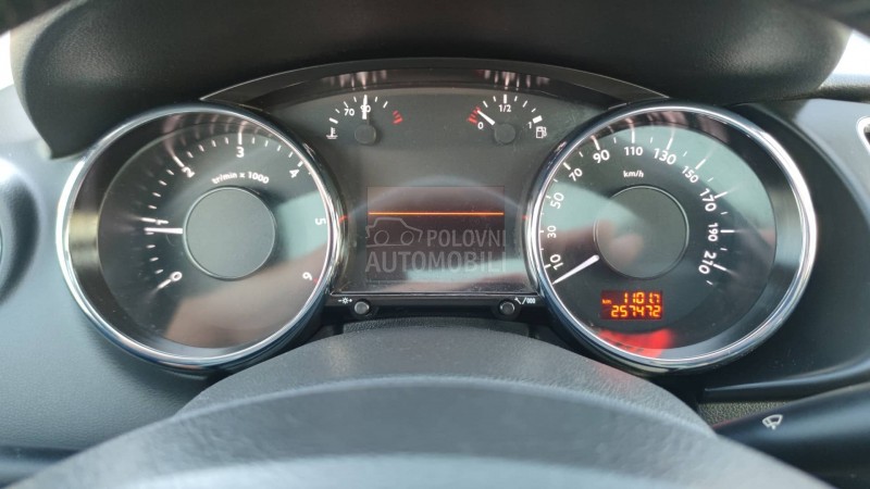 Peugeot 3008 1.6 E-HDi //ALLURE//