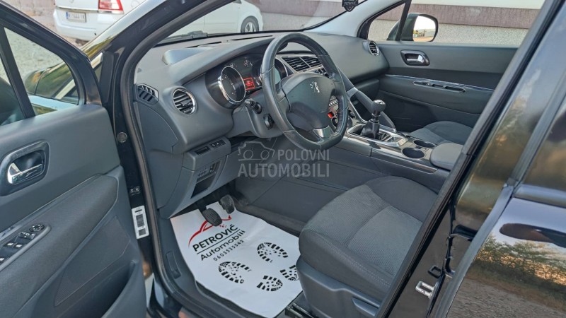 Peugeot 3008 1.6 E-HDi //ALLURE//