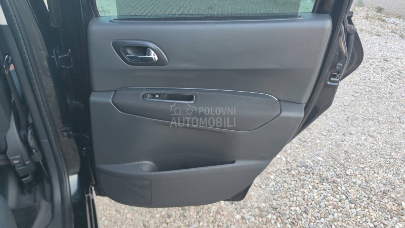 Peugeot 3008 1.6 E-HDi //ALLURE//