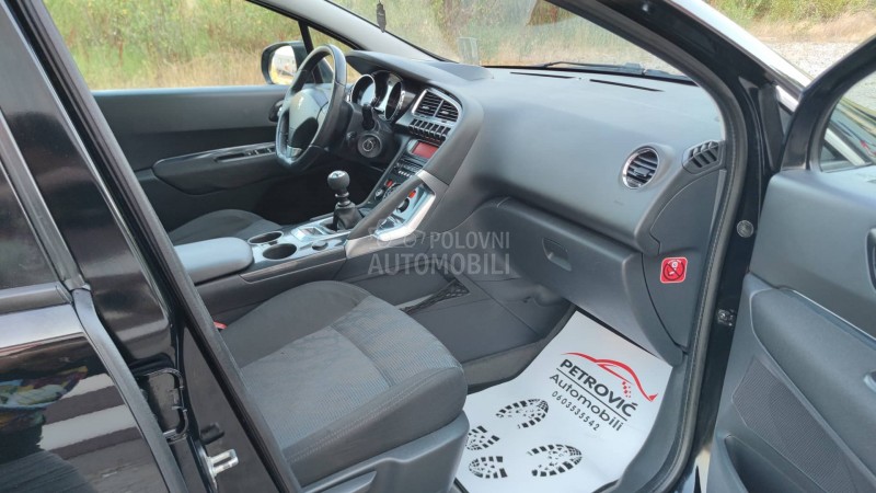 Peugeot 3008 1.6 E-HDi //ALLURE//