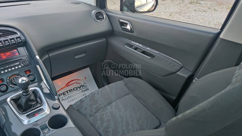 Peugeot 3008 1.6 E-HDi //ALLURE//