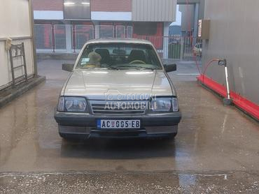 Opel Ascona 