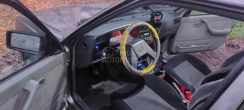 Opel Ascona 