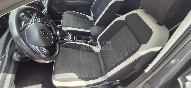 Volkswagen T-Roc 1.6