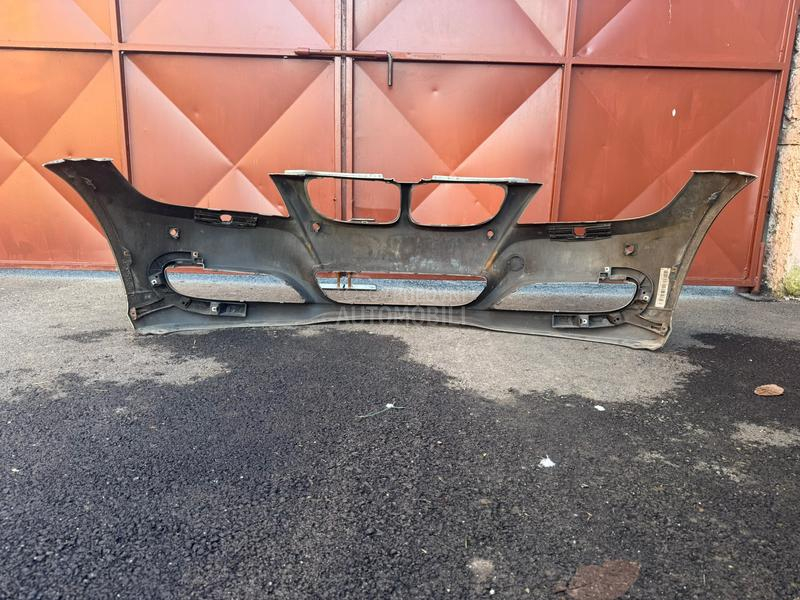 prednji branik E90/91 Lci