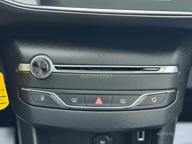 Peugeot 308 1.6EHDI / PANO / NAV