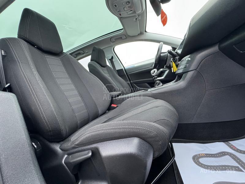 Peugeot 308 1.6EHDI / PANO / NAV