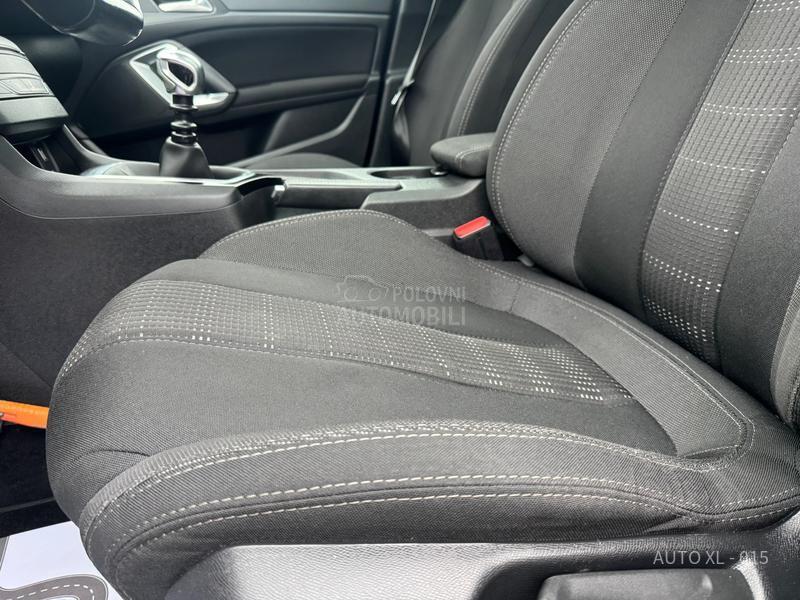 Peugeot 308 1.6EHDI / PANO / NAV