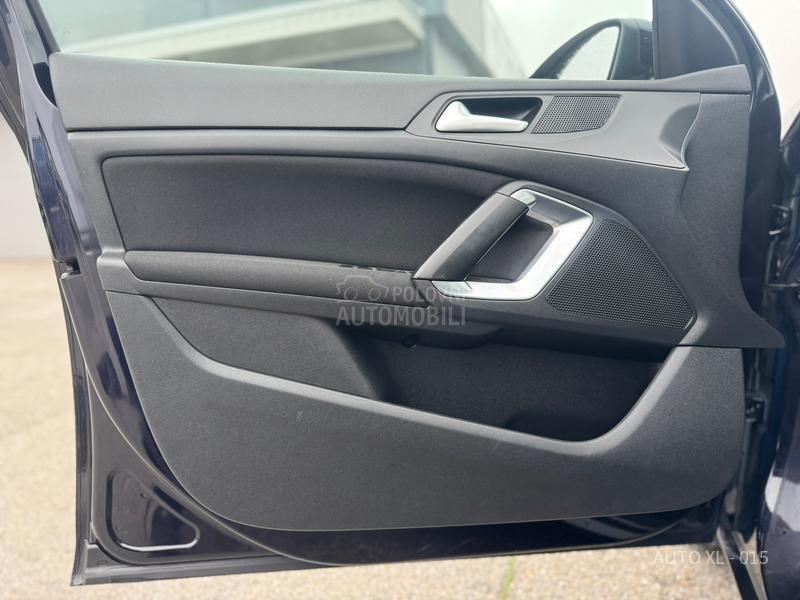 Peugeot 308 1.6EHDI / PANO / NAV