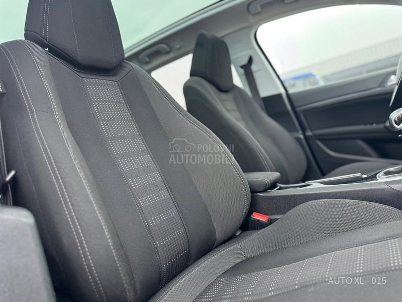 Peugeot 308 1.6EHDI / PANO / NAV