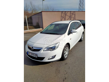 Opel Astra J 1,4 turbo