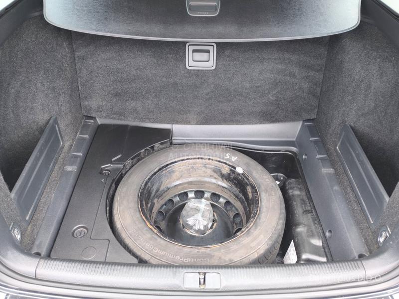 Volkswagen Passat B7 2.0 TDI DSG HIGHLINE