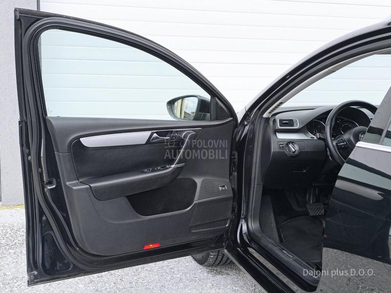 Volkswagen Passat B7 2.0 TDI DSG HIGHLINE