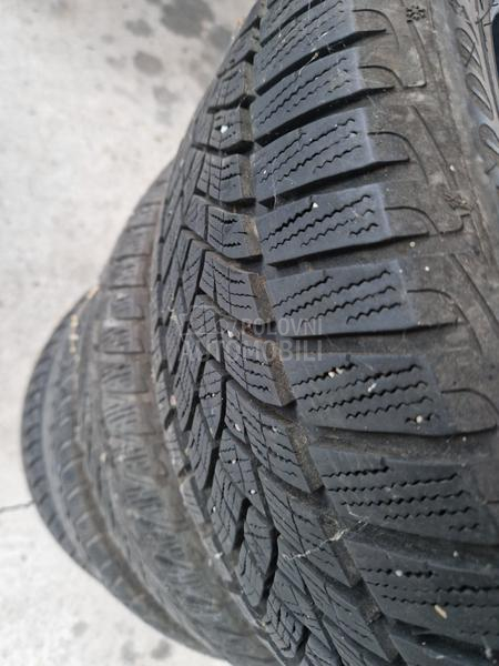 Goodyear 225/50 R17 Zimska