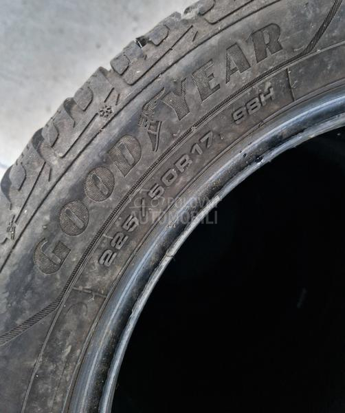 Goodyear 225/50 R17 Zimska