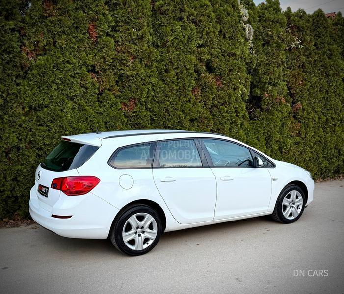 Opel Astra J ENJOY CH