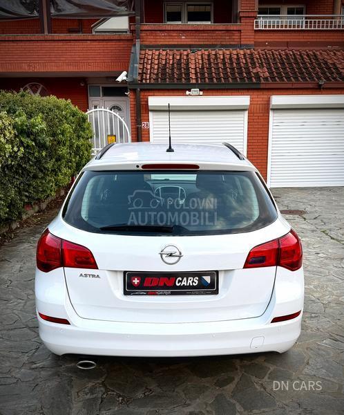 Opel Astra J ENJOY CH