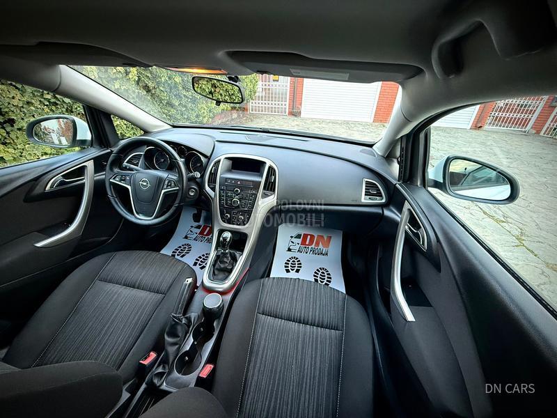 Opel Astra J ENJOY CH