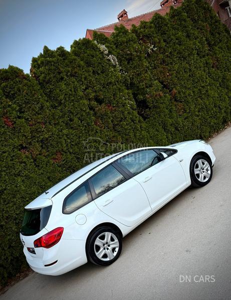 Opel Astra J ENJOY CH