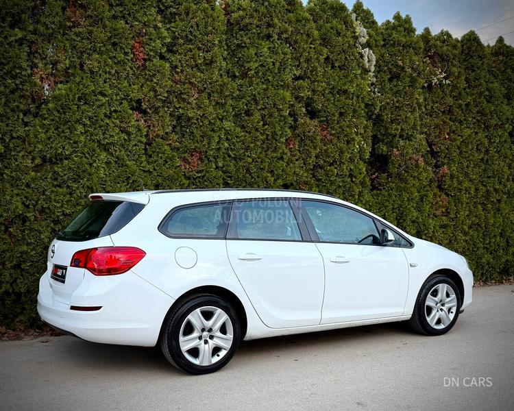 Opel Astra J ENJOY CH