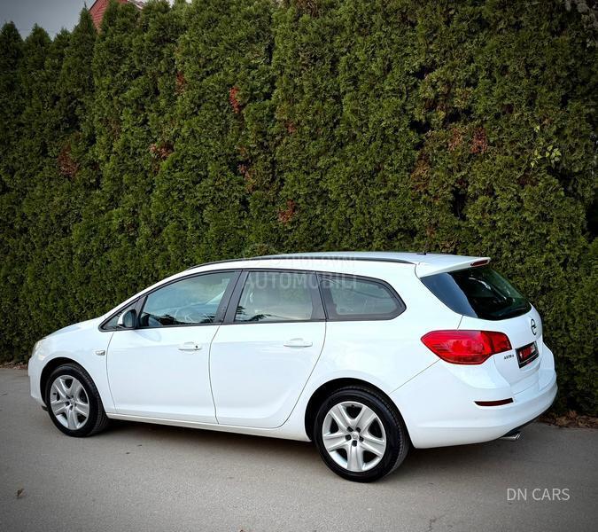 Opel Astra J ENJOY CH