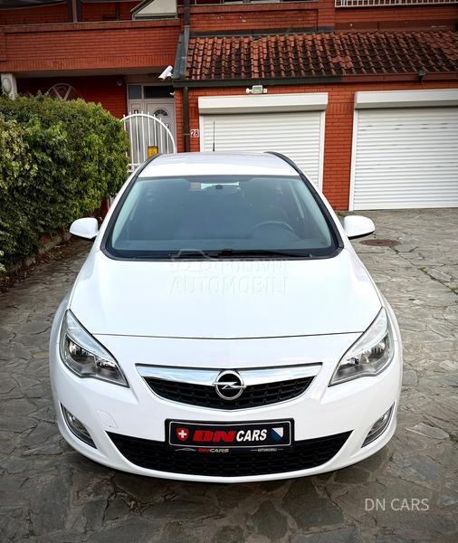Opel Astra J ENJOY CH