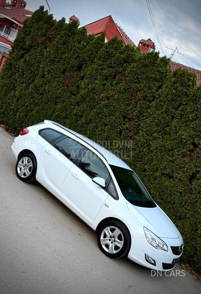 Opel Astra J ENJOY CH