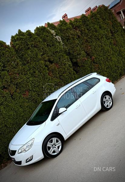 Opel Astra J ENJOY CH