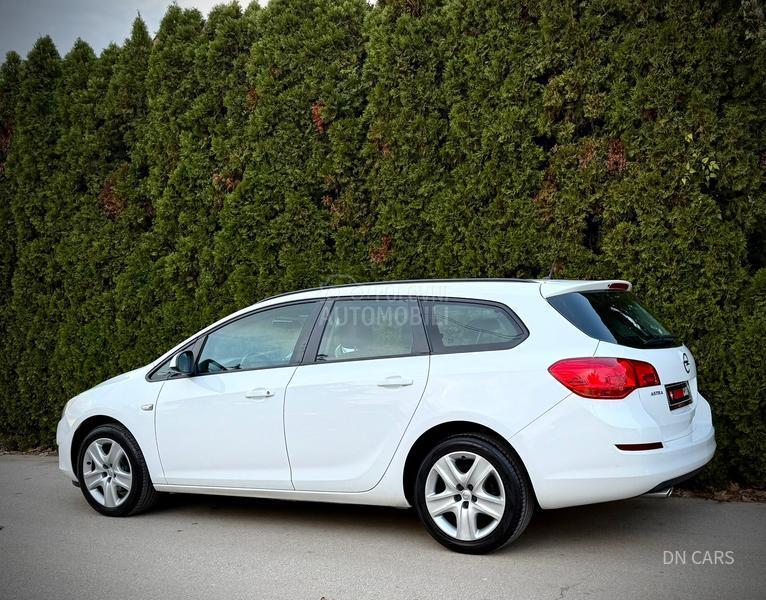 Opel Astra J ENJOY CH