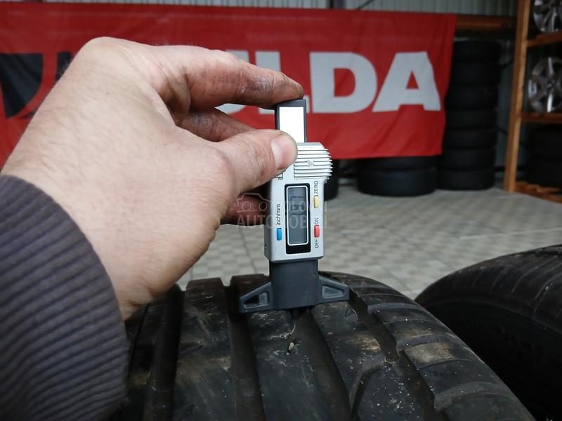 Continental 215/55 R17 Letnja