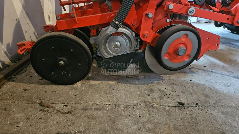 Kuhn Planter 3