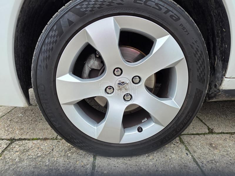 Peugeot 3008 1.6hdi NAV/SERV SNA