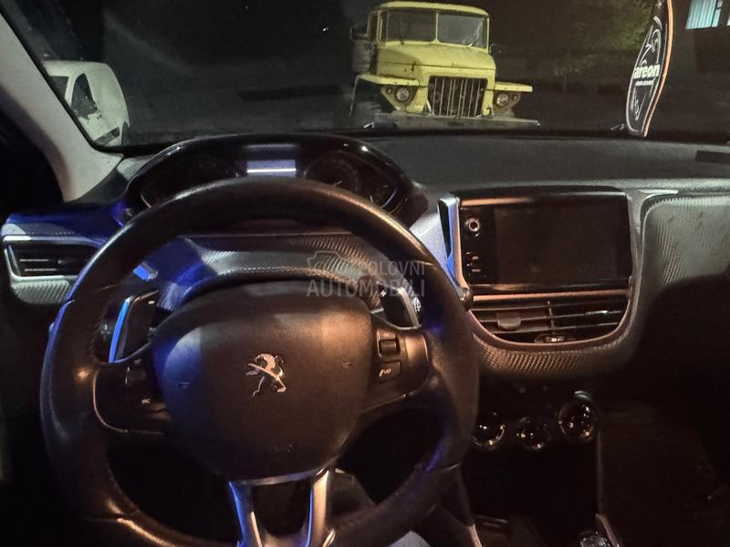 Peugeot 2008 AUT