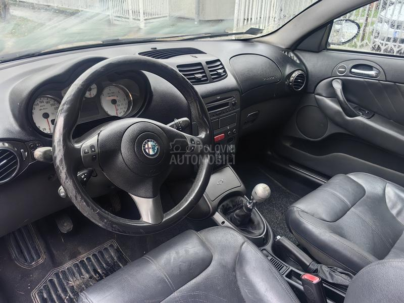 Alfa Romeo GT JTD