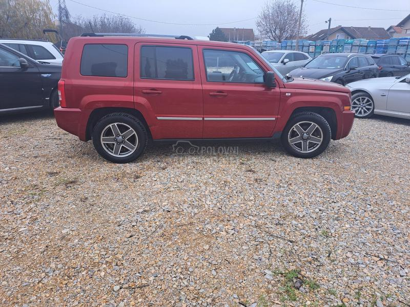 Jeep Patriot 2,4i-- a u t o m a t