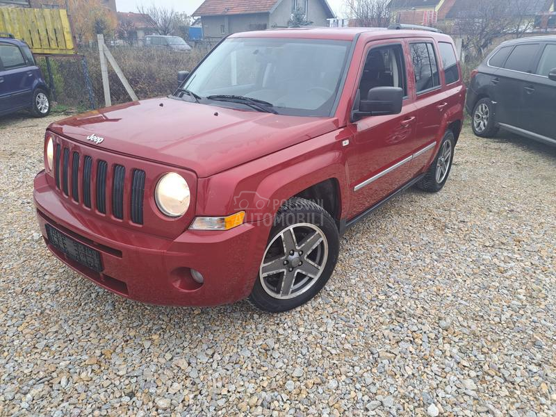 Jeep Patriot 2,4i-- a u t o m a t