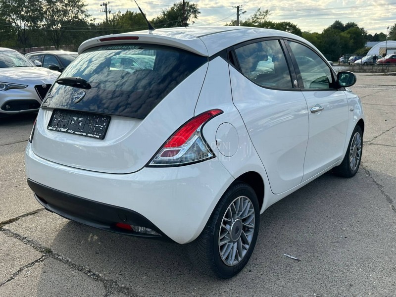 Lancia Ypsilon 1.2 ECOCHIC   N O V