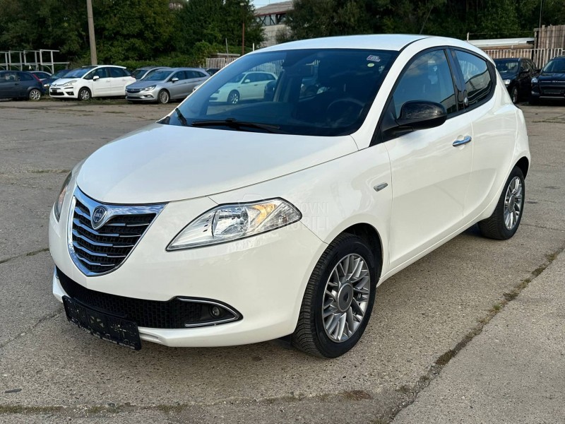 Lancia Ypsilon 1.2 ECOCHIC   N O V